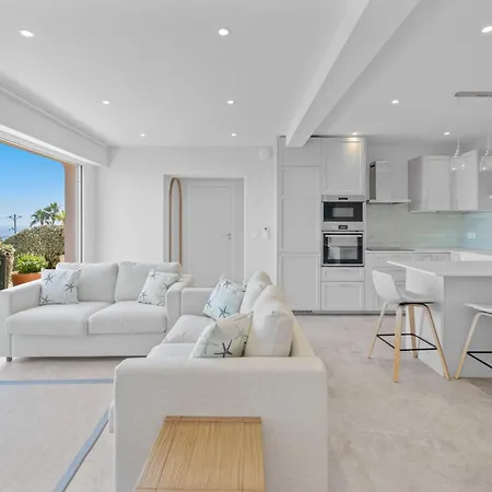 Ref 2183 - Cannes - Sea View For Rent *