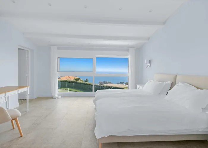 Ref 2183 - Cannes - Sea View For Rent * فالوريس